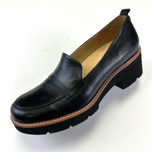 Naturalizer lug heel loafer Womens Size 10M black Darry slip on Leather Comfort